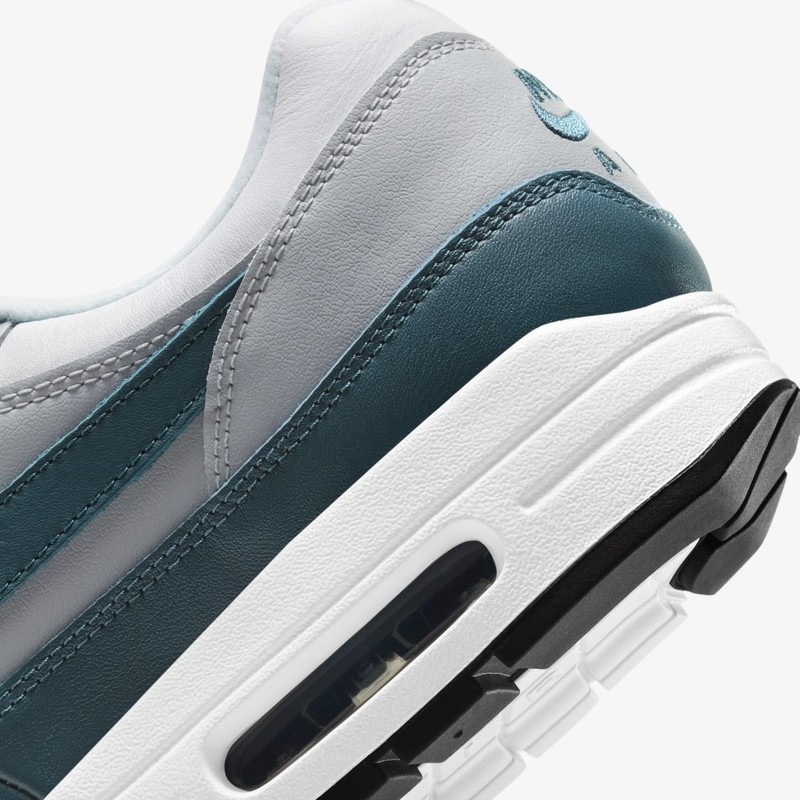 Air max 1 teal hotsell